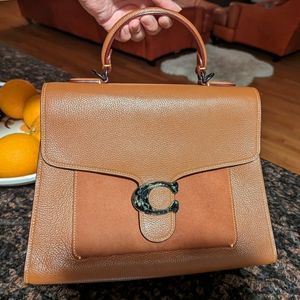 Top Handle Tabby in Saddle